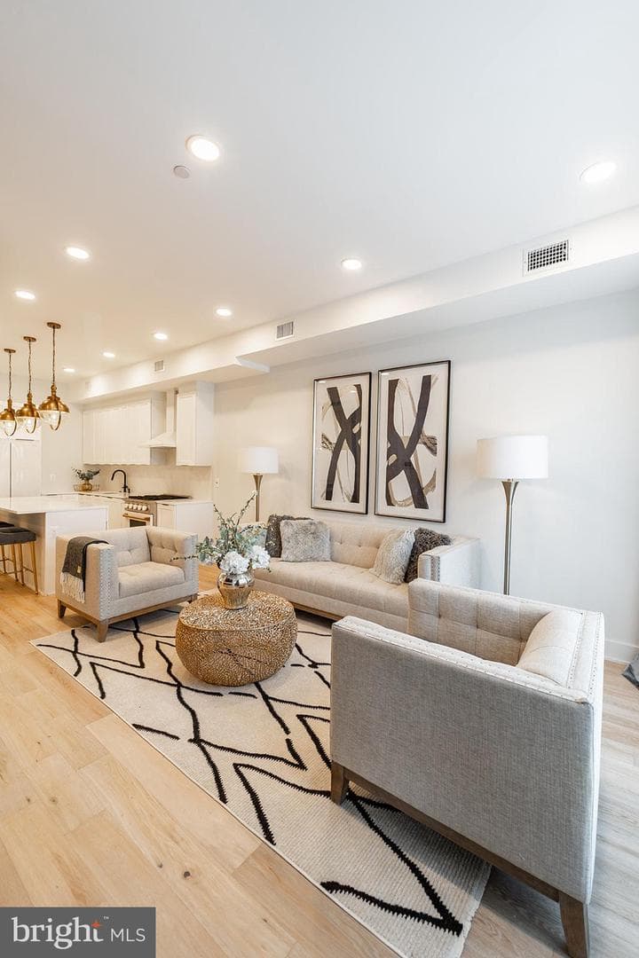 1215 Holbrook Terrace NE #1 photo 7