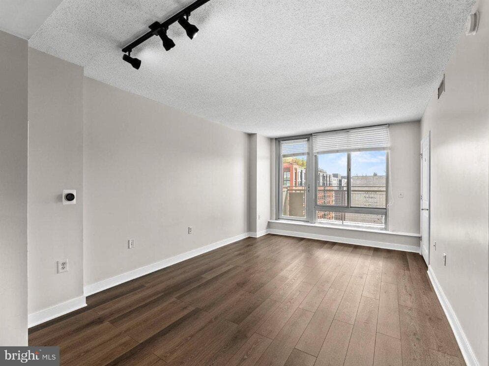 555 Massachusetts Avenue NW #1307 photo 3