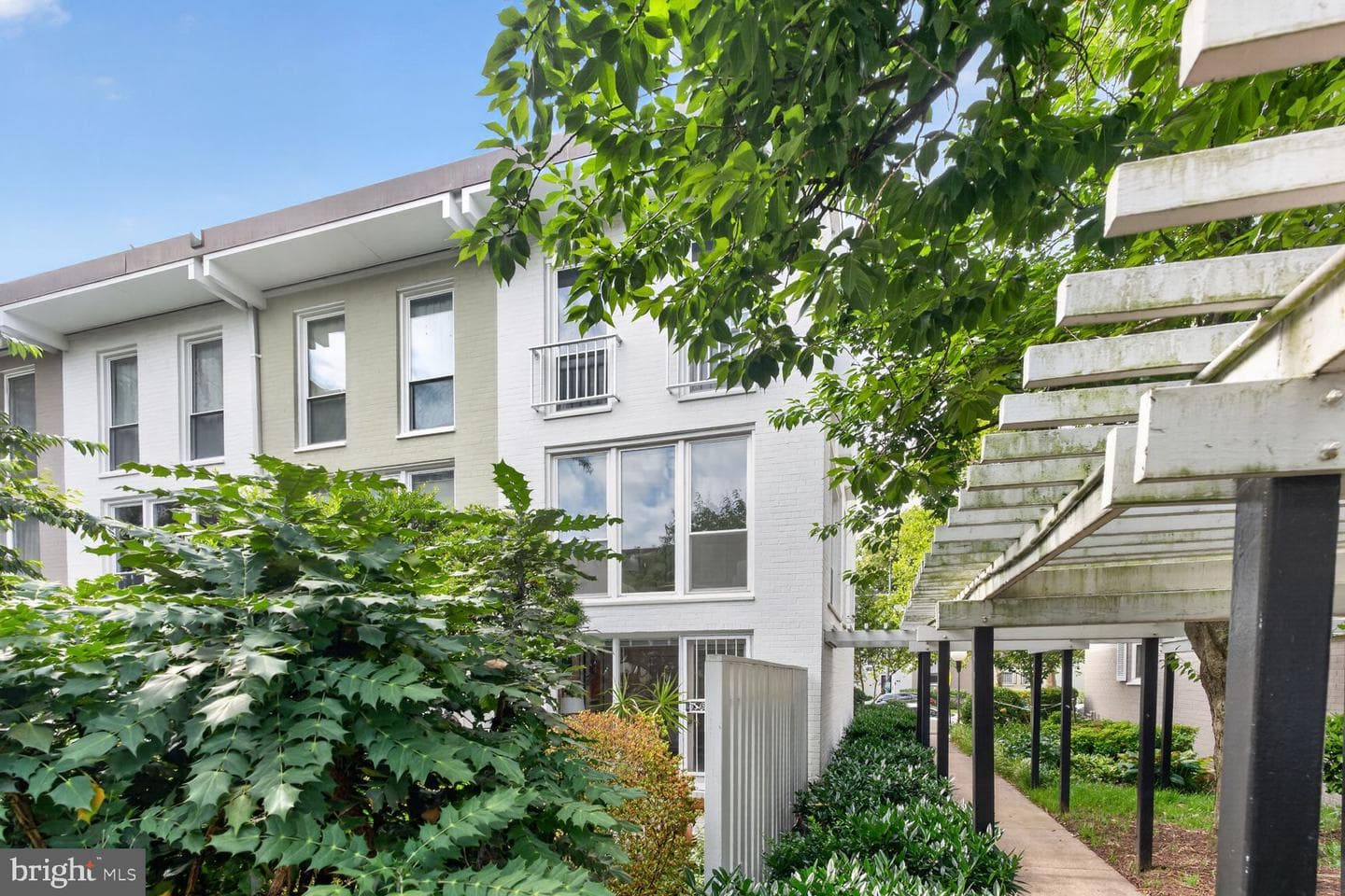 209 G Street SW #143 photo 32