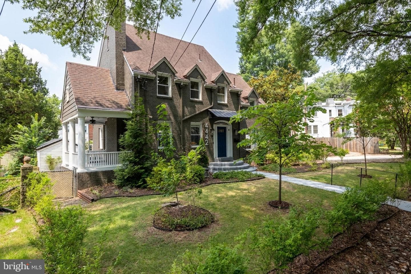 4442 South Dakota Avenue NE, Washington