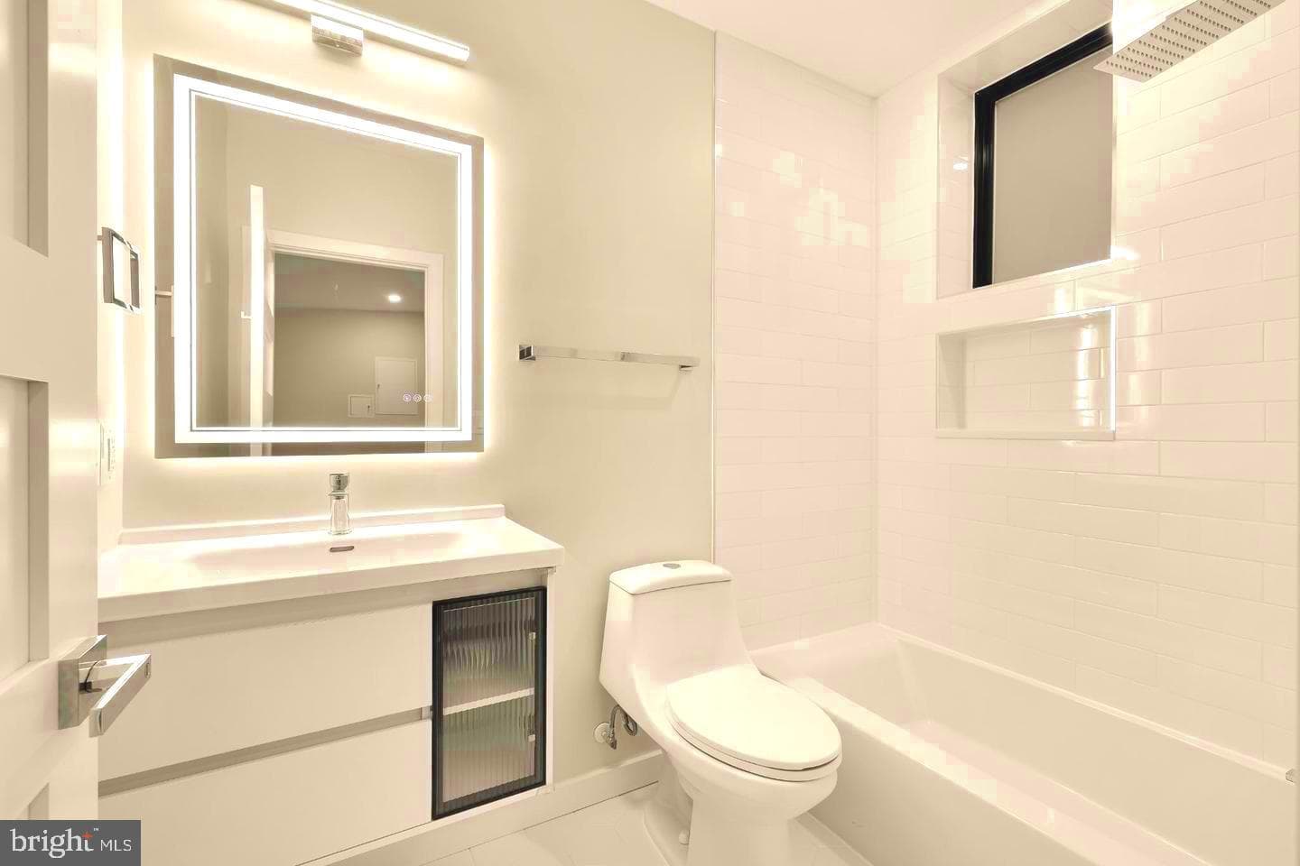 1516 Levis Street NE #1 photo 8