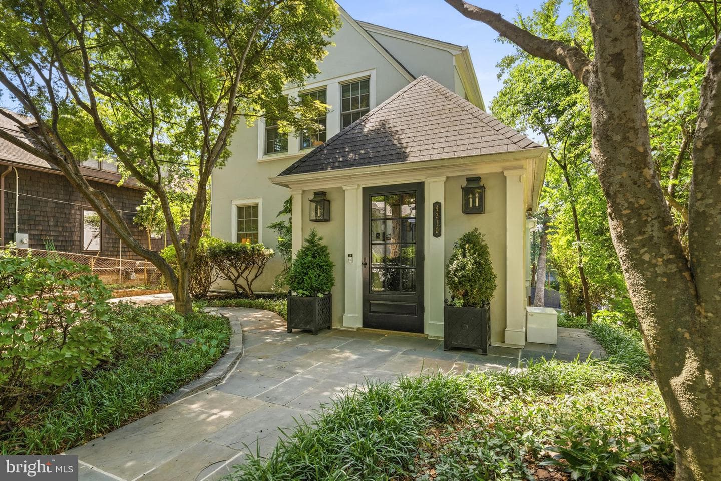 4310 Cathedral Avenue NW, Washington