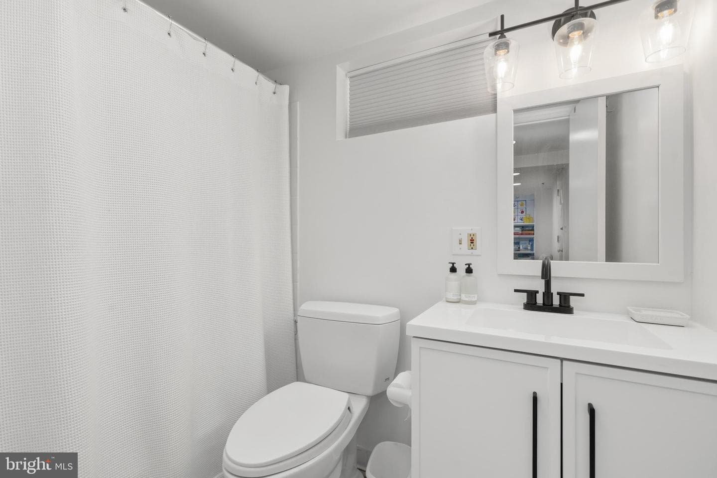 4310 Cathedral Avenue NW photo 40