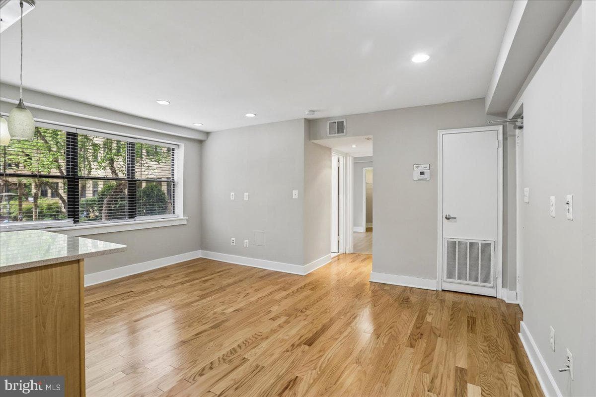 212 Oakwood Street SE #113 photo 10