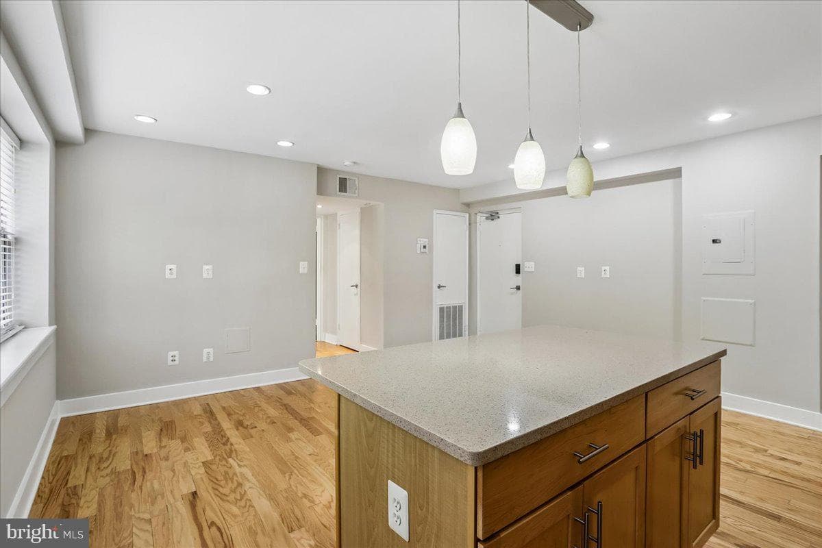 212 Oakwood Street SE #113 photo 14