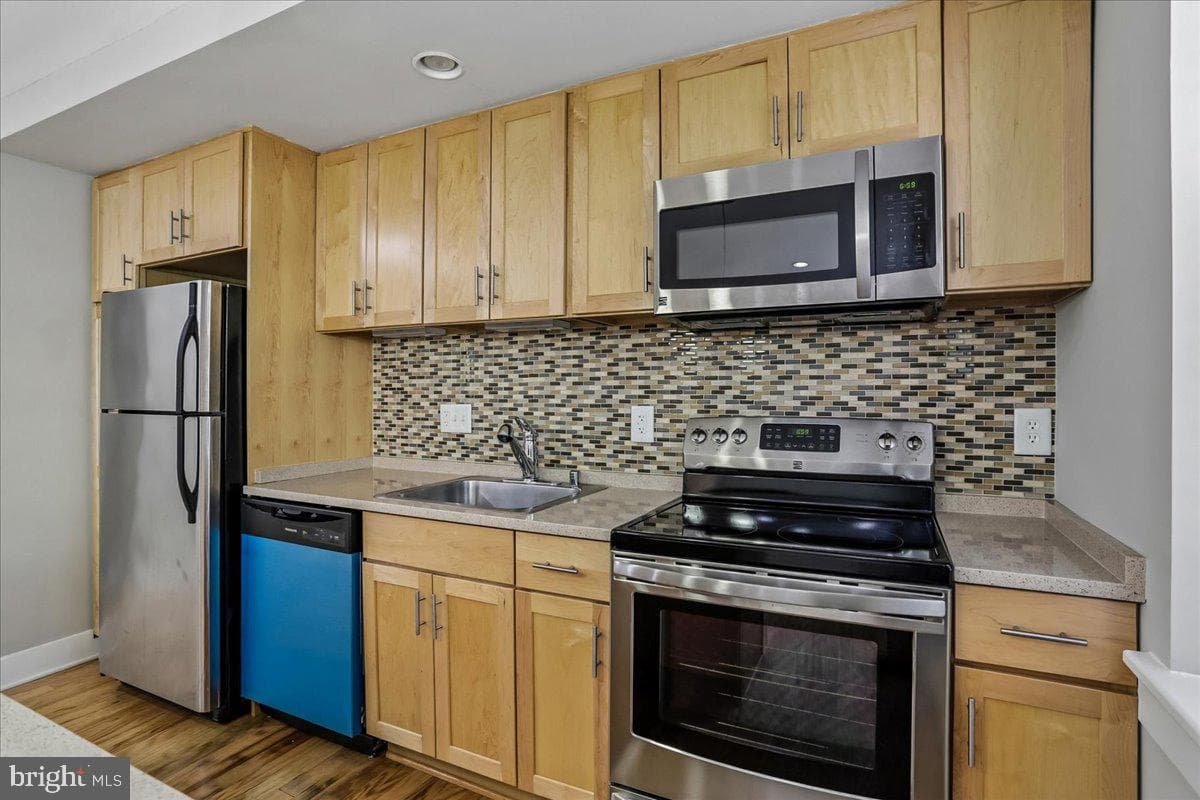 212 Oakwood Street SE #113 photo 16