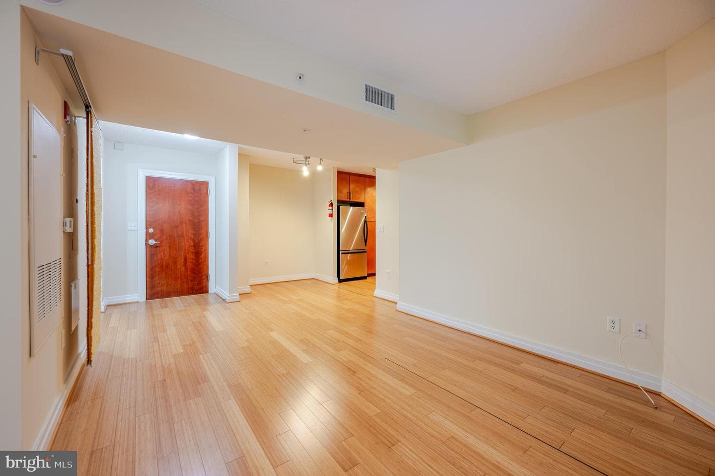 915 E Street NW #317 photo 4