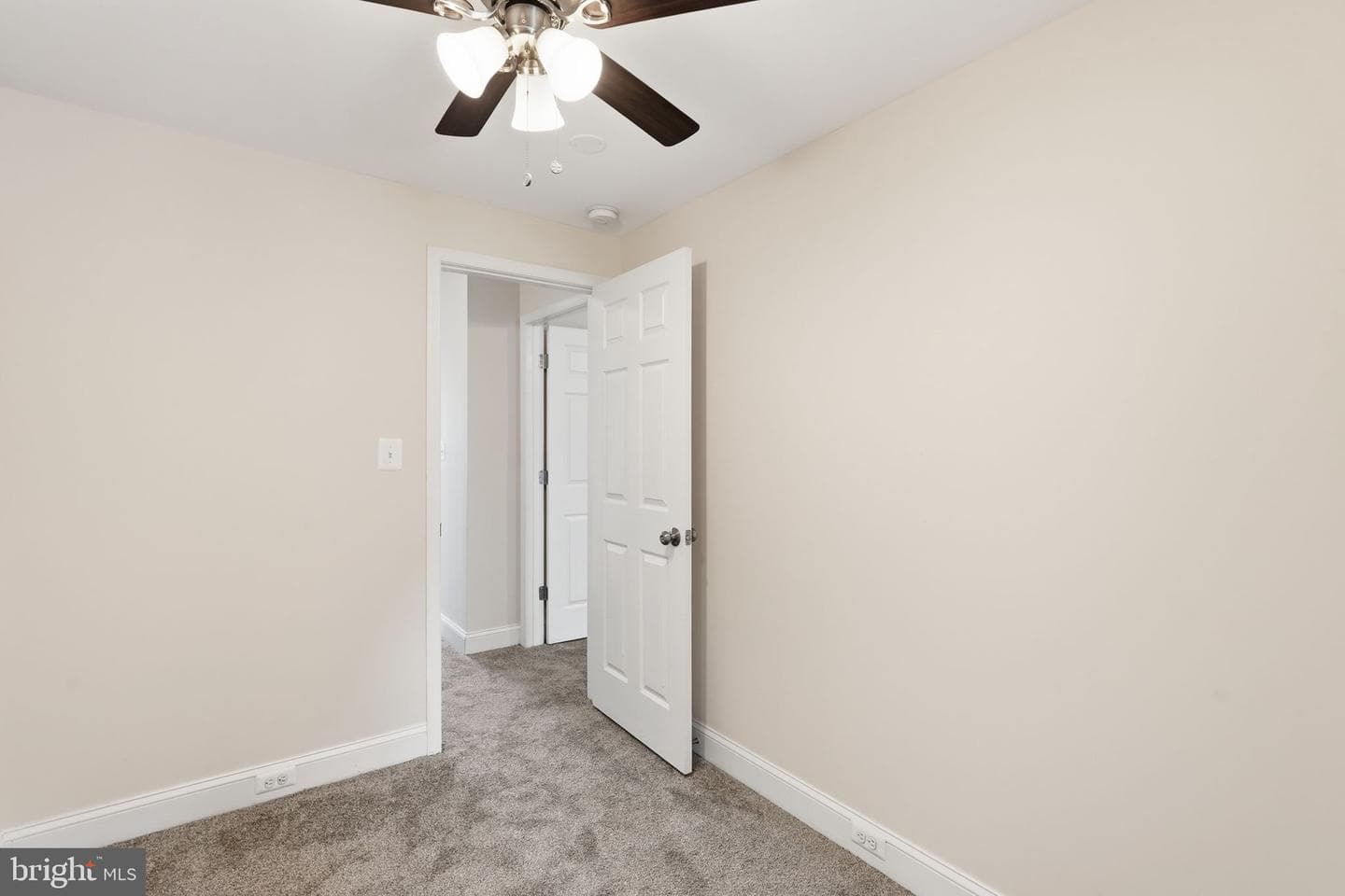 4609 5th Street NW photo 25