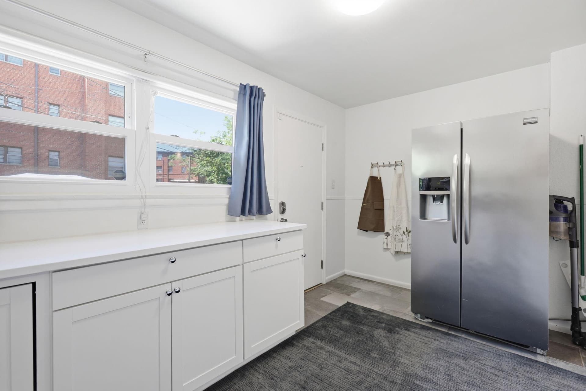 3417 Baker Street NE photo 18