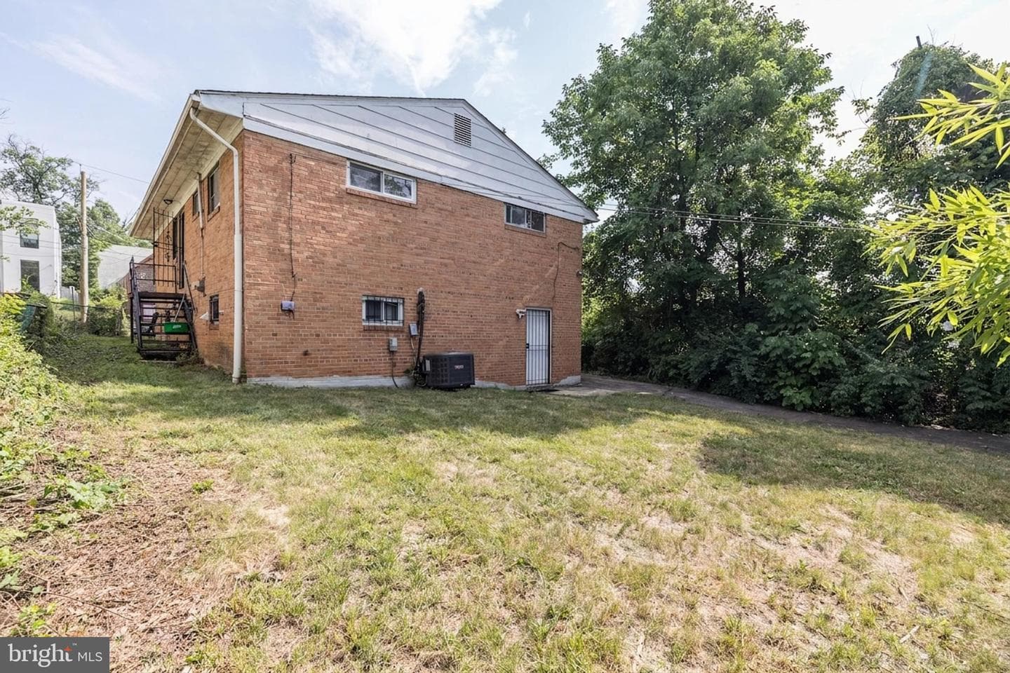 2213 Evarts Street NE photo 4