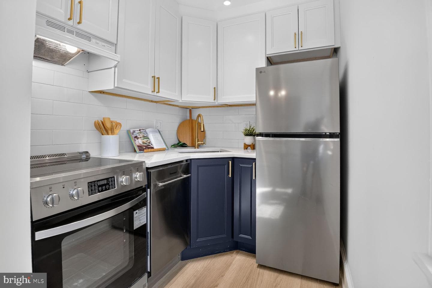 1363 K Street SE #102 photo 5