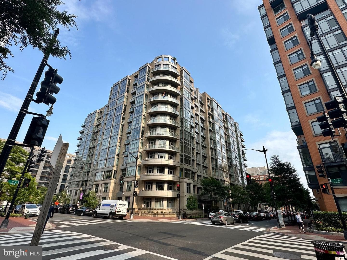 811 4th Street NW #318, Washington