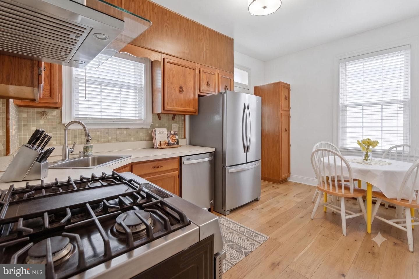 610 Tewkesbury Place NW photo 6