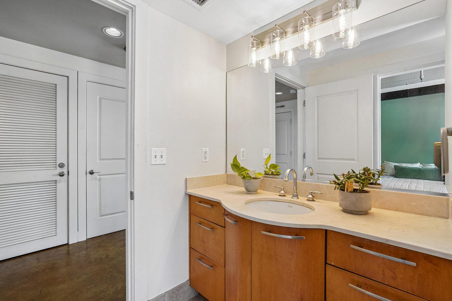 916 G Street NW #604 photo 13