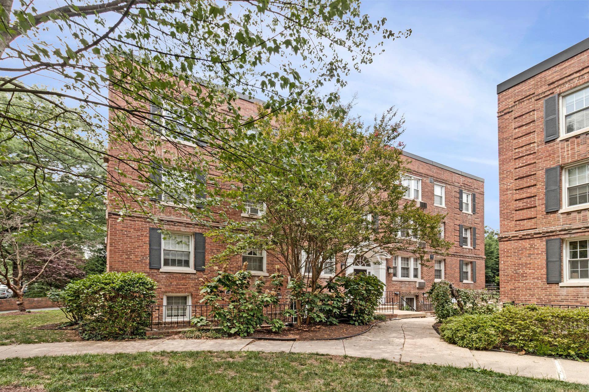 4491 Macarthur Boulevard NW #102, Washington