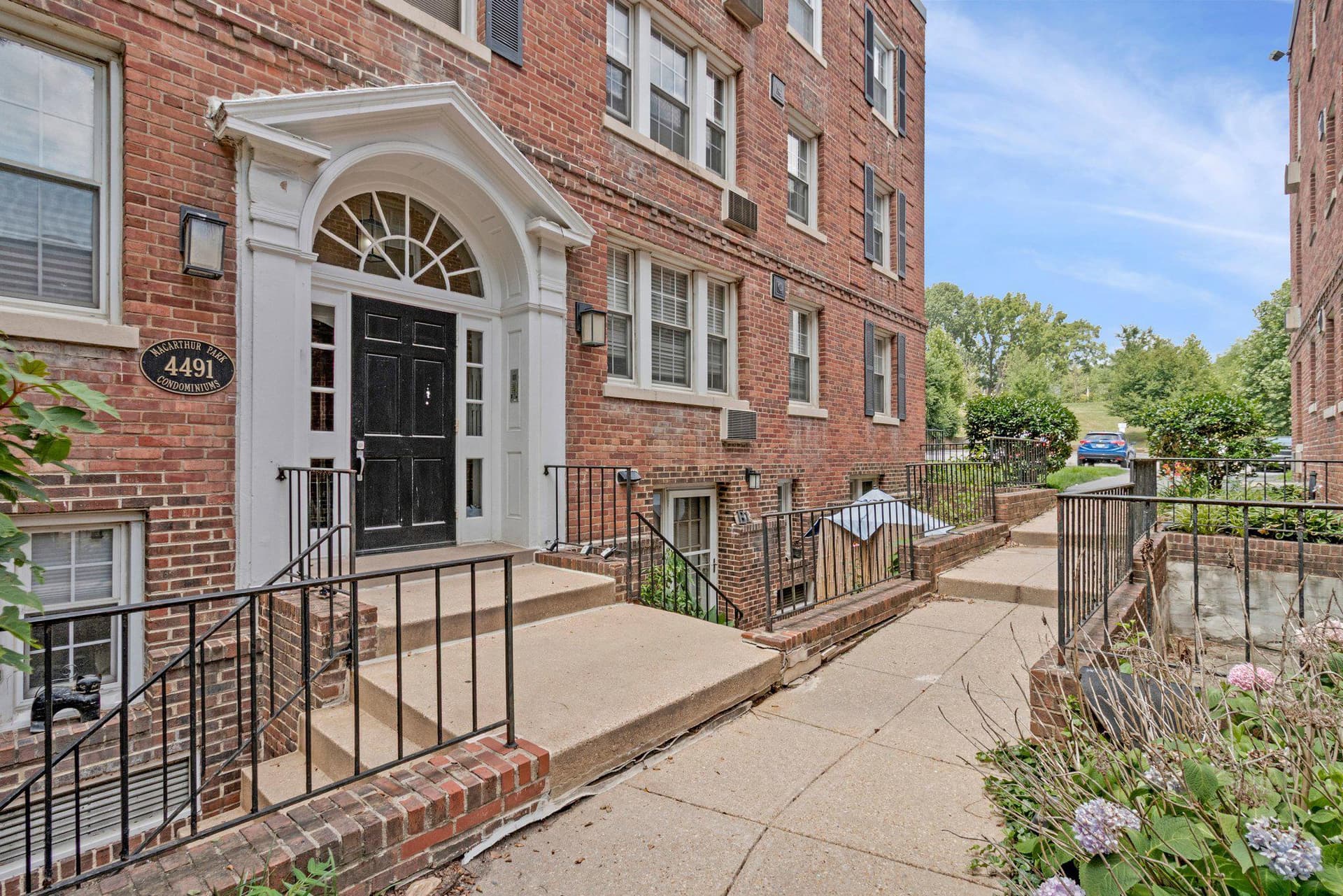4491 Macarthur Boulevard NW #102 photo 3