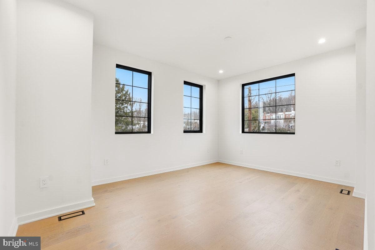 3554 T Street NW photo 41