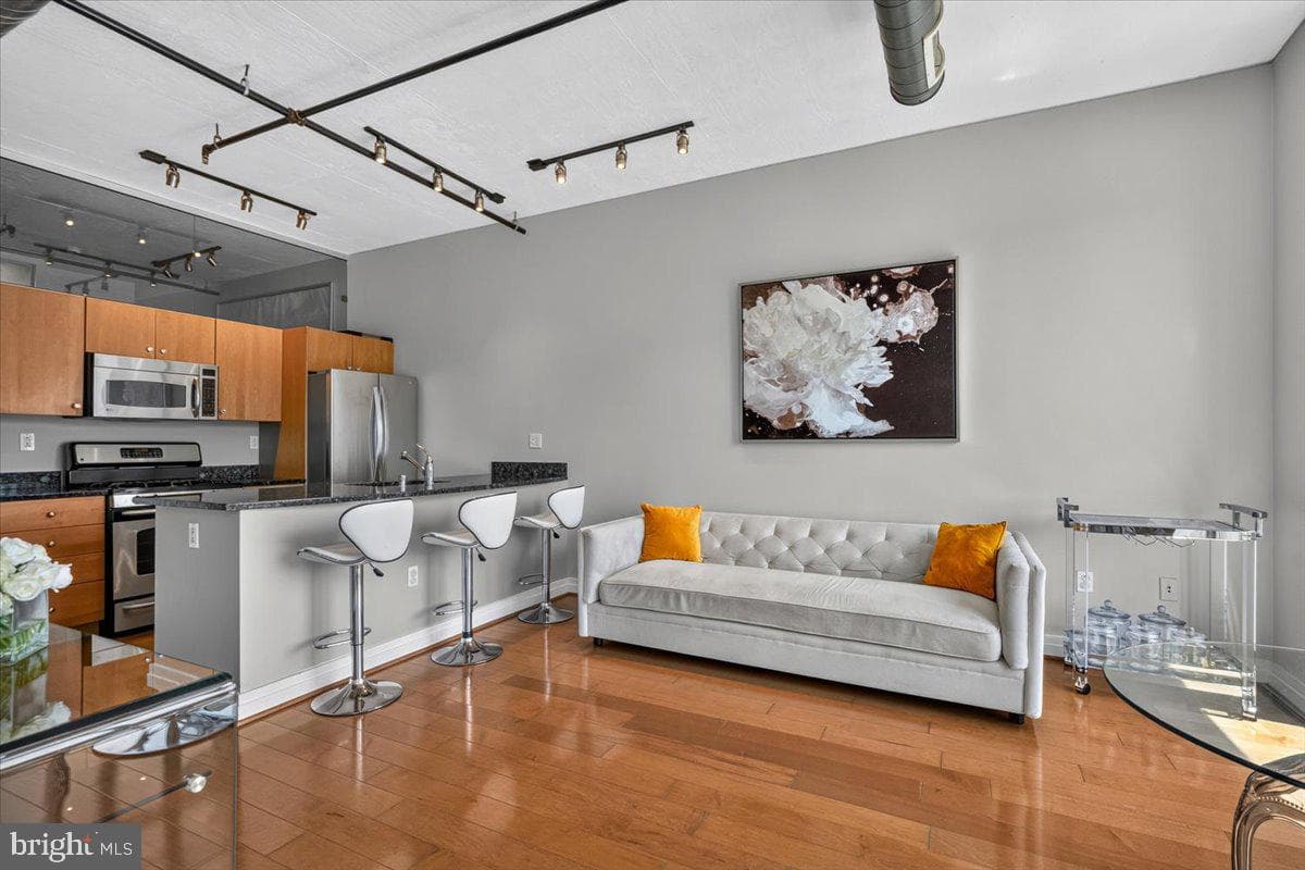 301 Massachusetts Avenue NW #902 photo 10