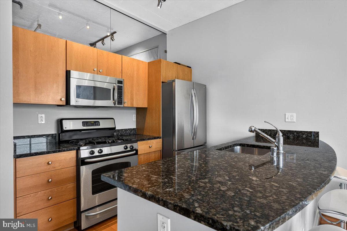 301 Massachusetts Avenue NW #902 photo 12