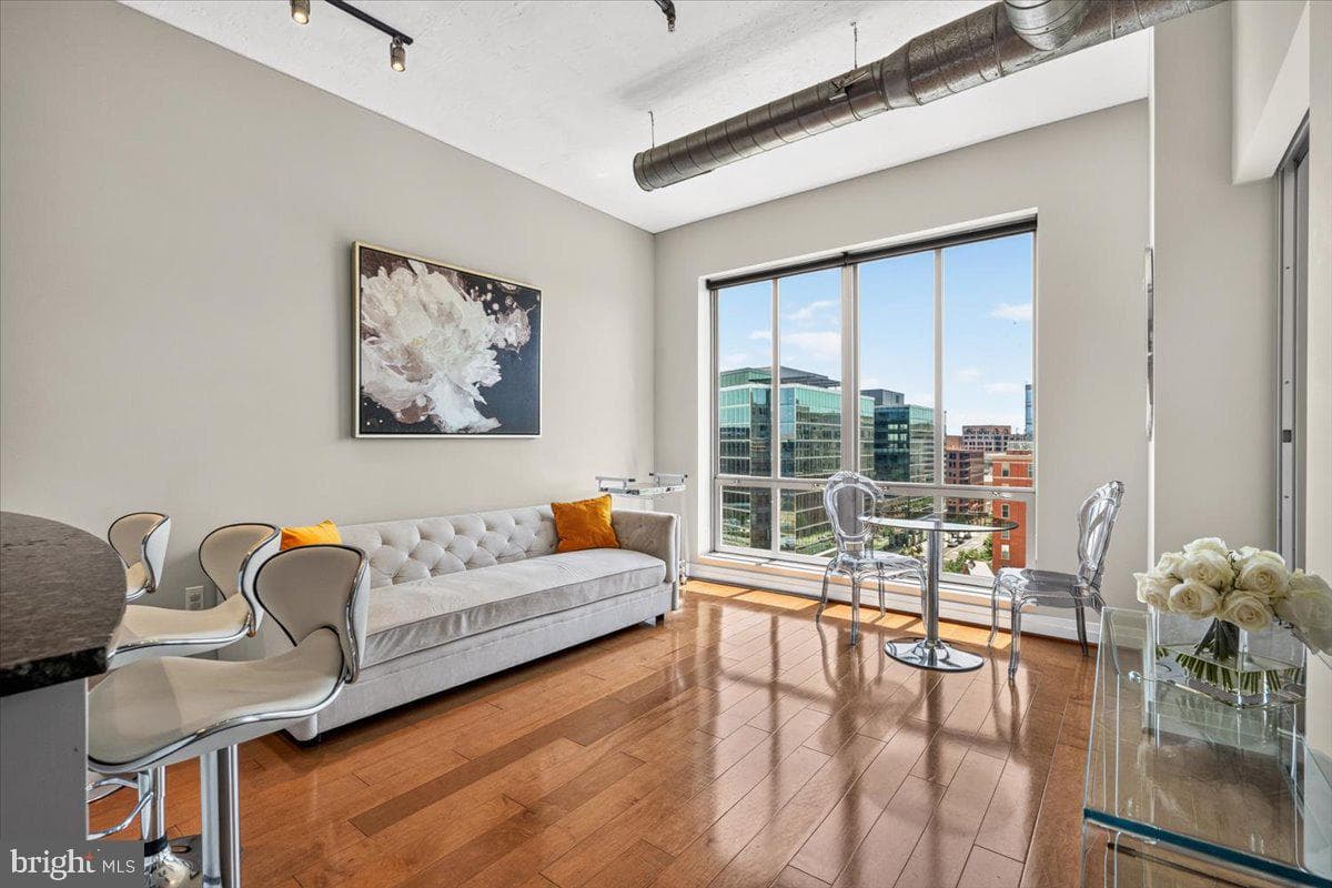 301 Massachusetts Avenue NW #902 photo 6