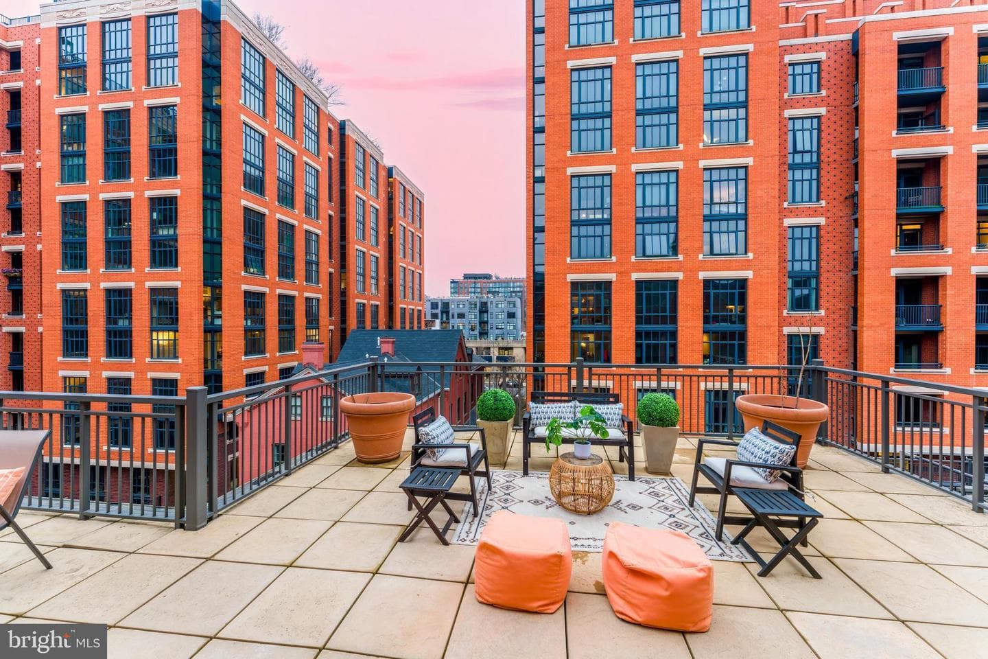 215 I Street NE #401 photo 11