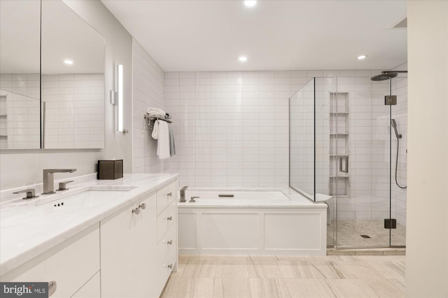 1045 31st Street NW #104 photo 36