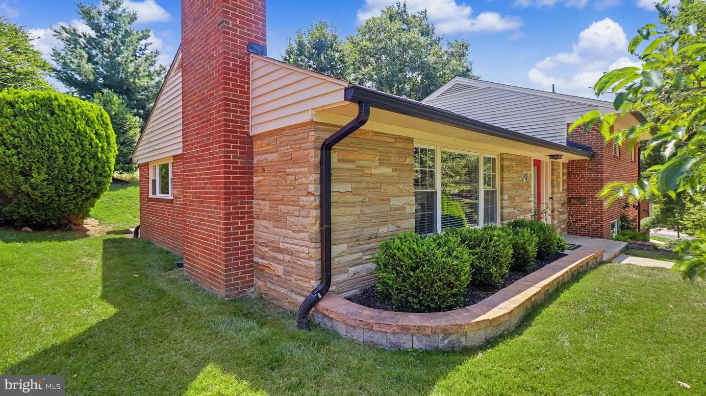 1905 Tulip Street NW photo 4