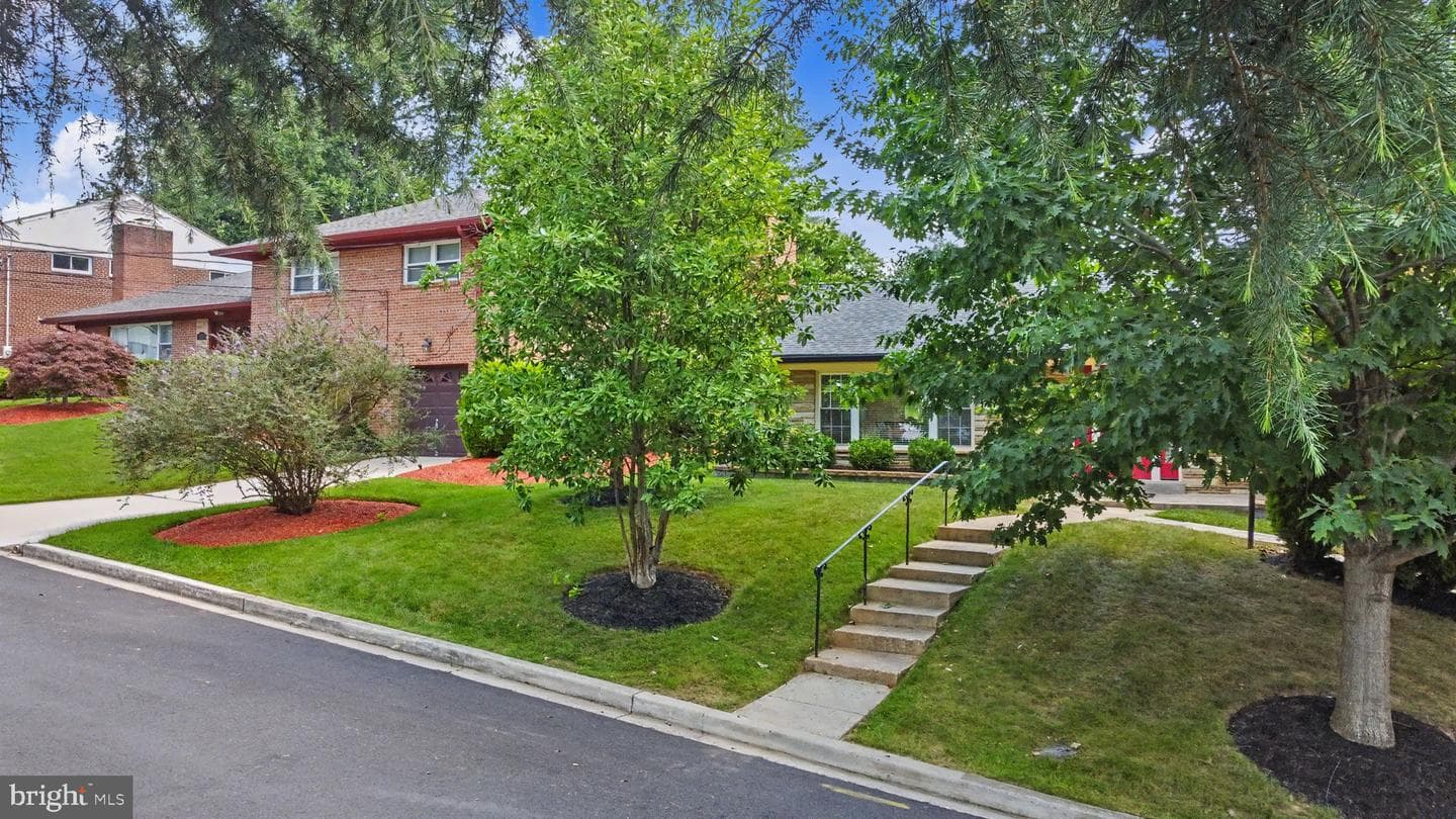 1905 Tulip Street NW photo 72