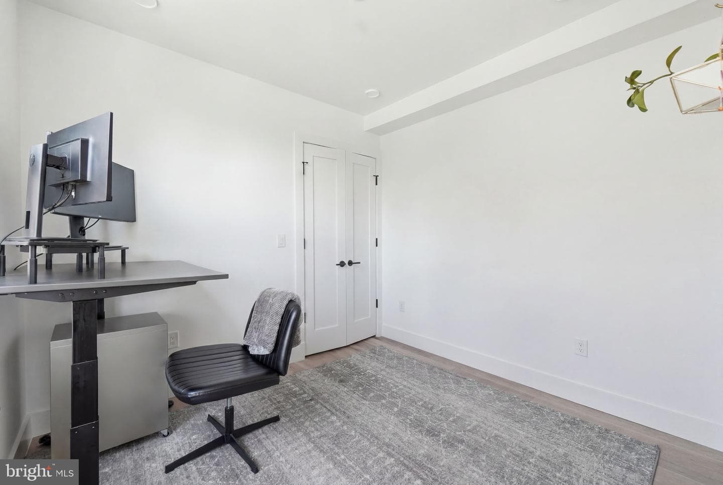 646 Newton Place NW #203 photo 16