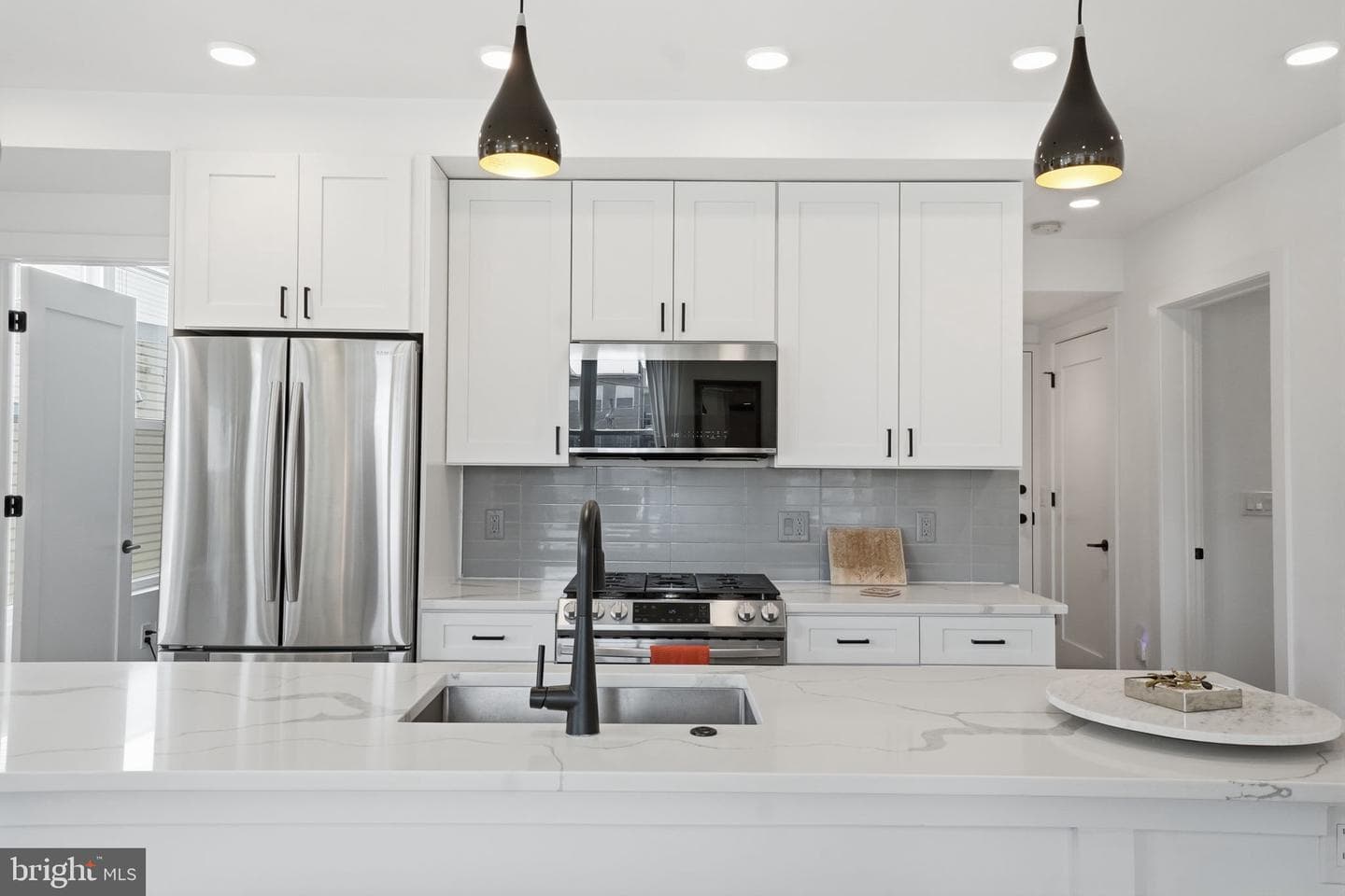 646 Newton Place NW #203 photo 7
