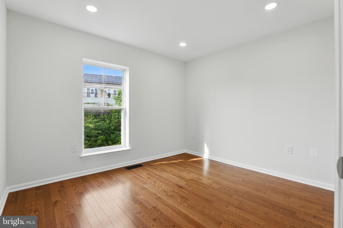 402 Woodcrest Drive SE photo 22