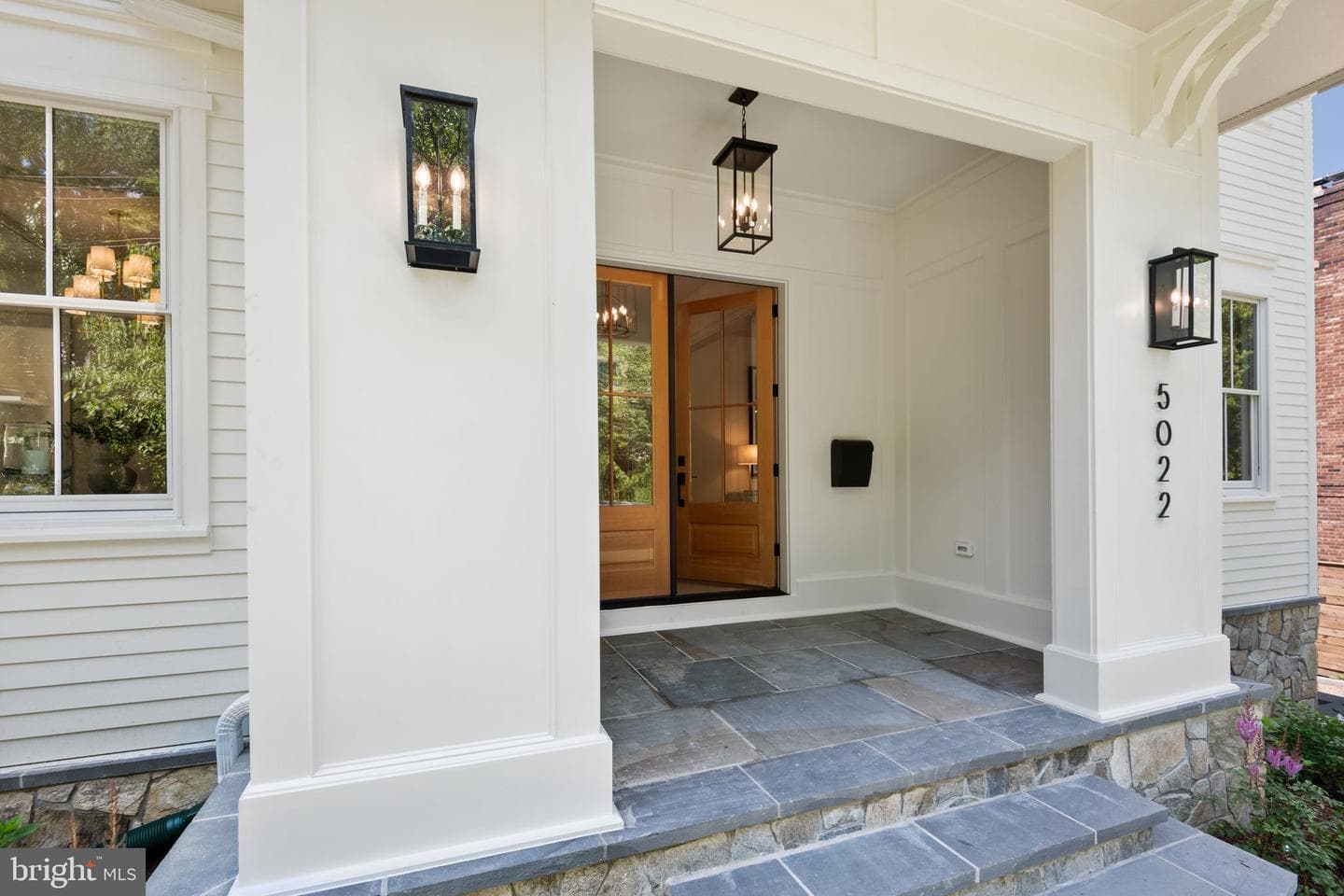 5022 Cathedral Avenue NW, Washington