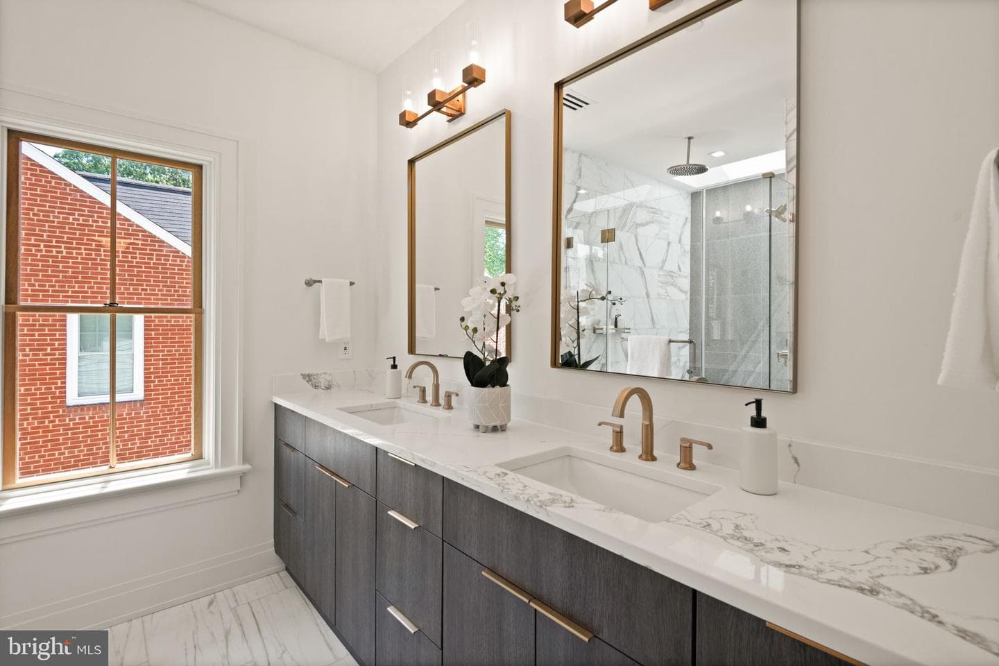 5022 Cathedral Avenue NW photo 27