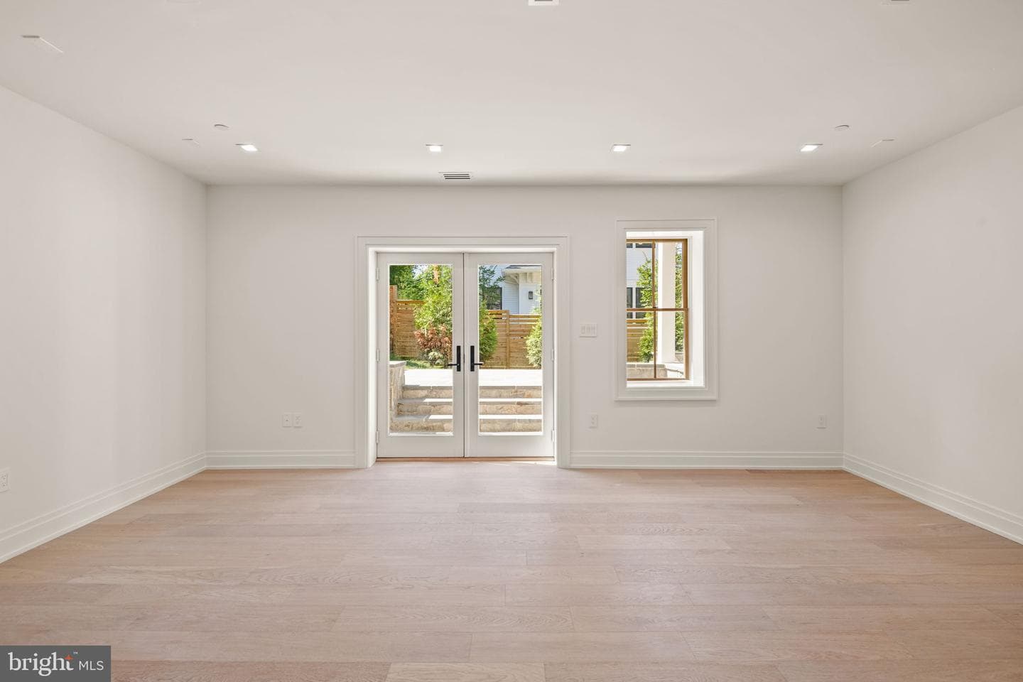 5022 Cathedral Avenue NW photo 42