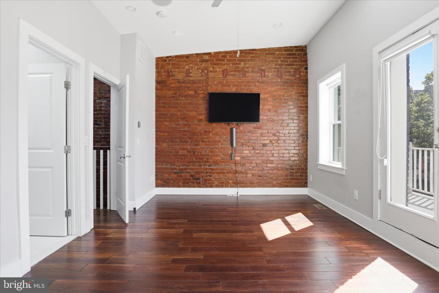 1119 Staples Street NE photo 15