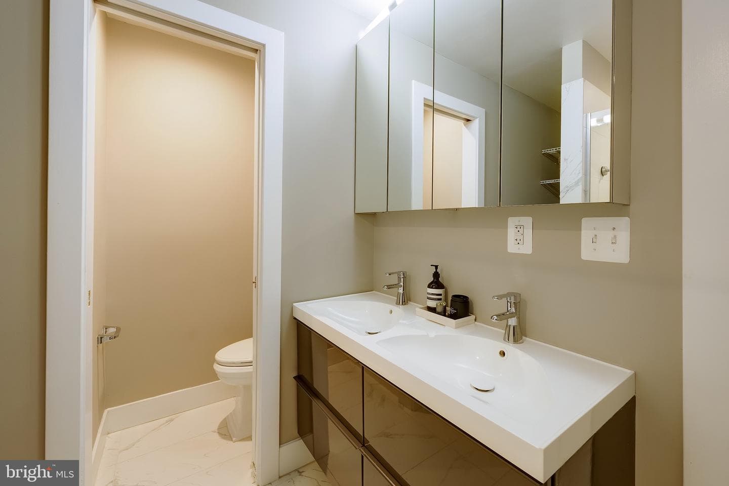 710 Kenyon Street NW #1 photo 37