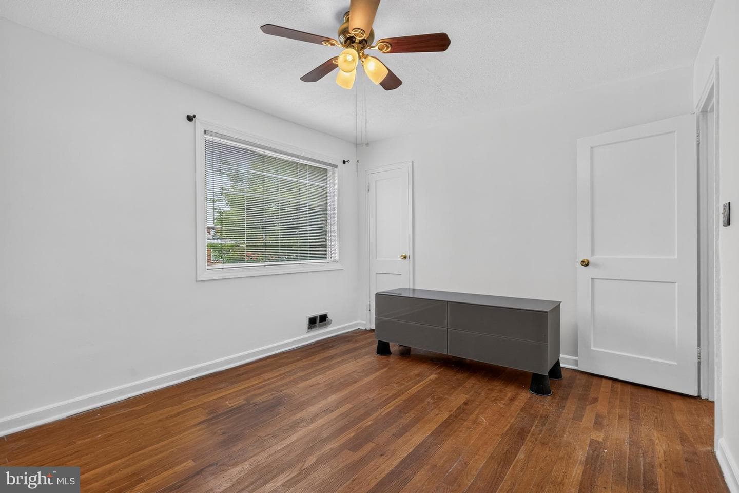 307 Nicholson Street NE photo 18