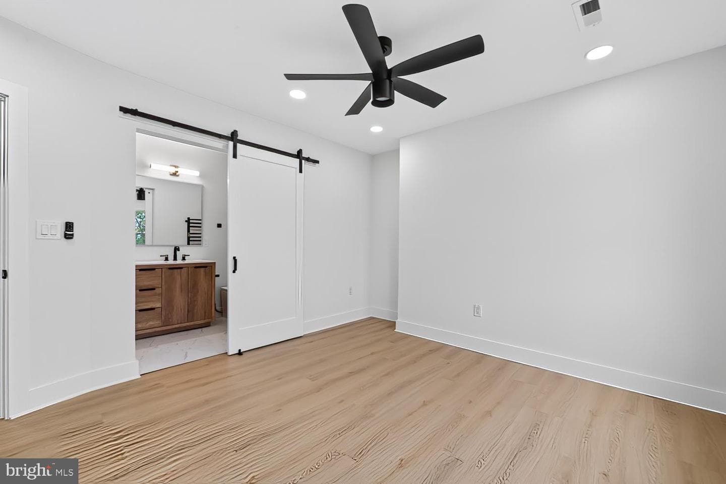323 Varnum Street NW photo 34