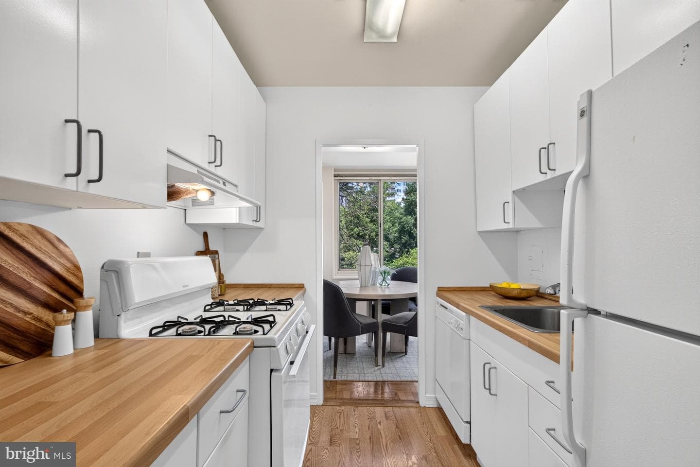 4000 Tunlaw Road NW #705 photo 16