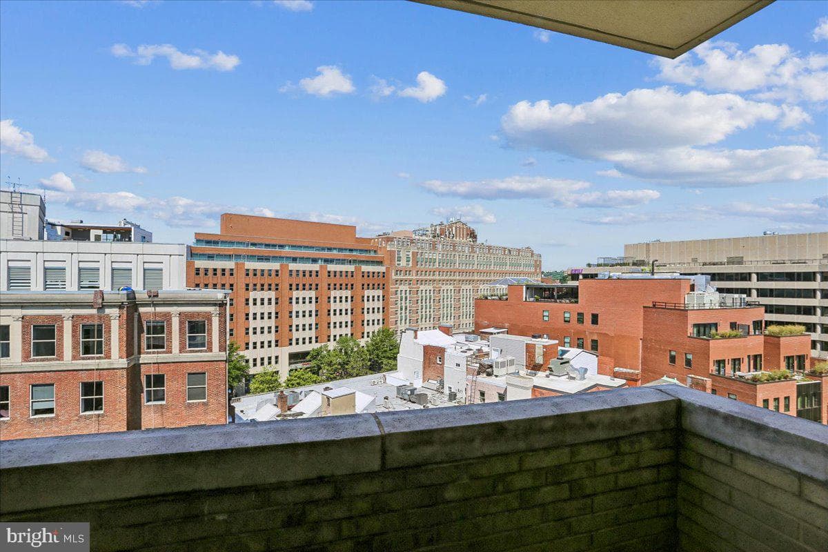 1325 18th Street NW #1002 photo 23
