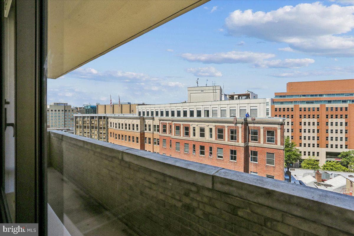 1325 18th Street NW #1002 photo 24