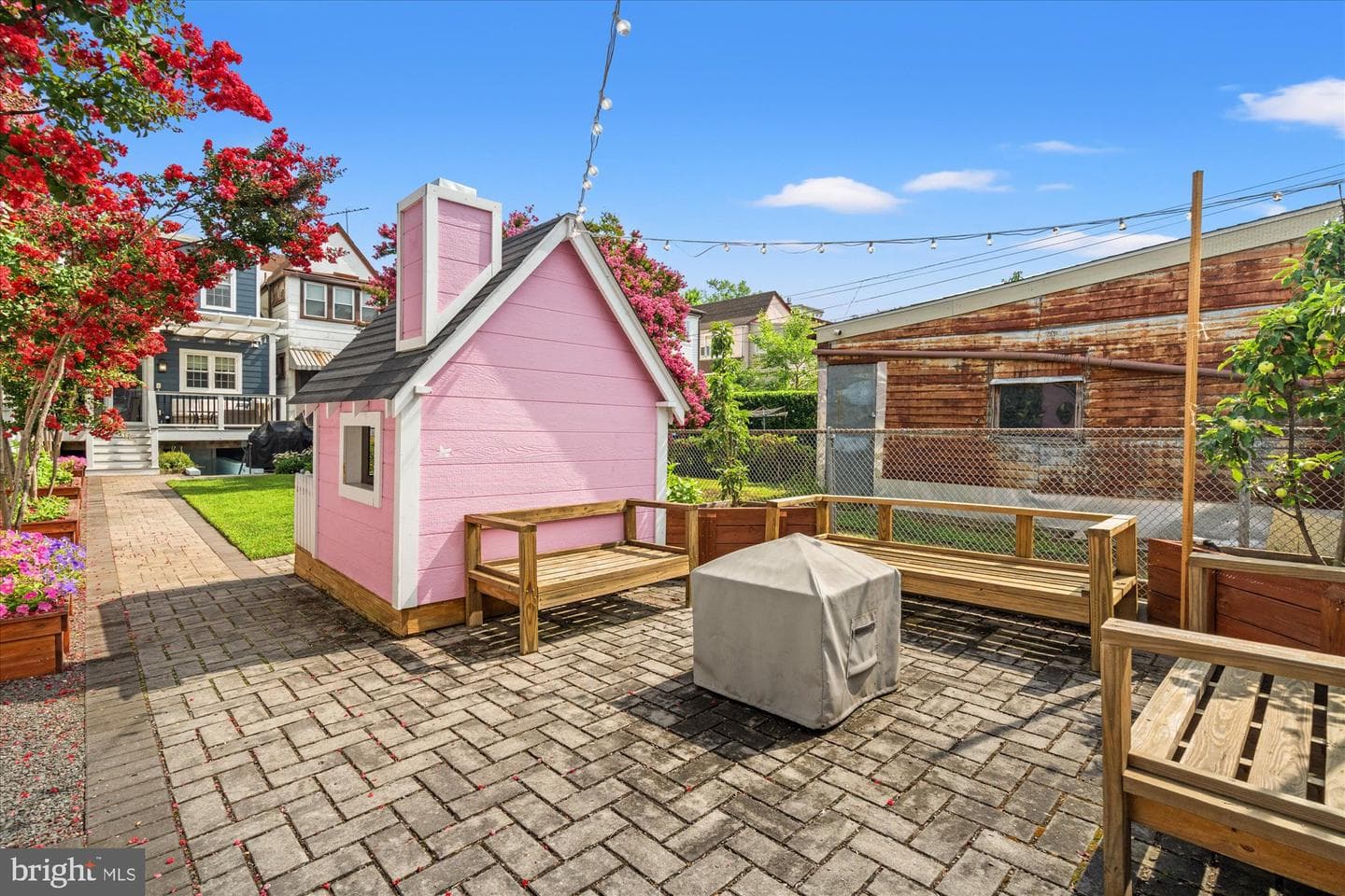 1809 Otis Street NE photo 28