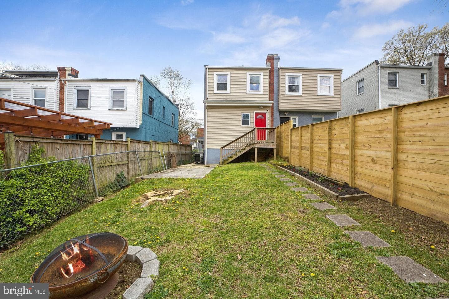 131 Darrington Street SW photo 27