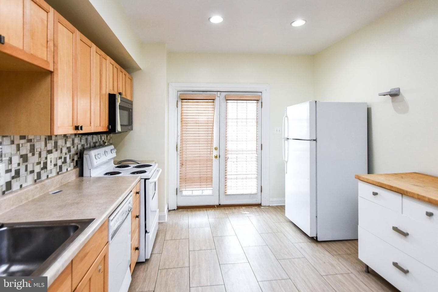1651 Gales Street NE photo 11