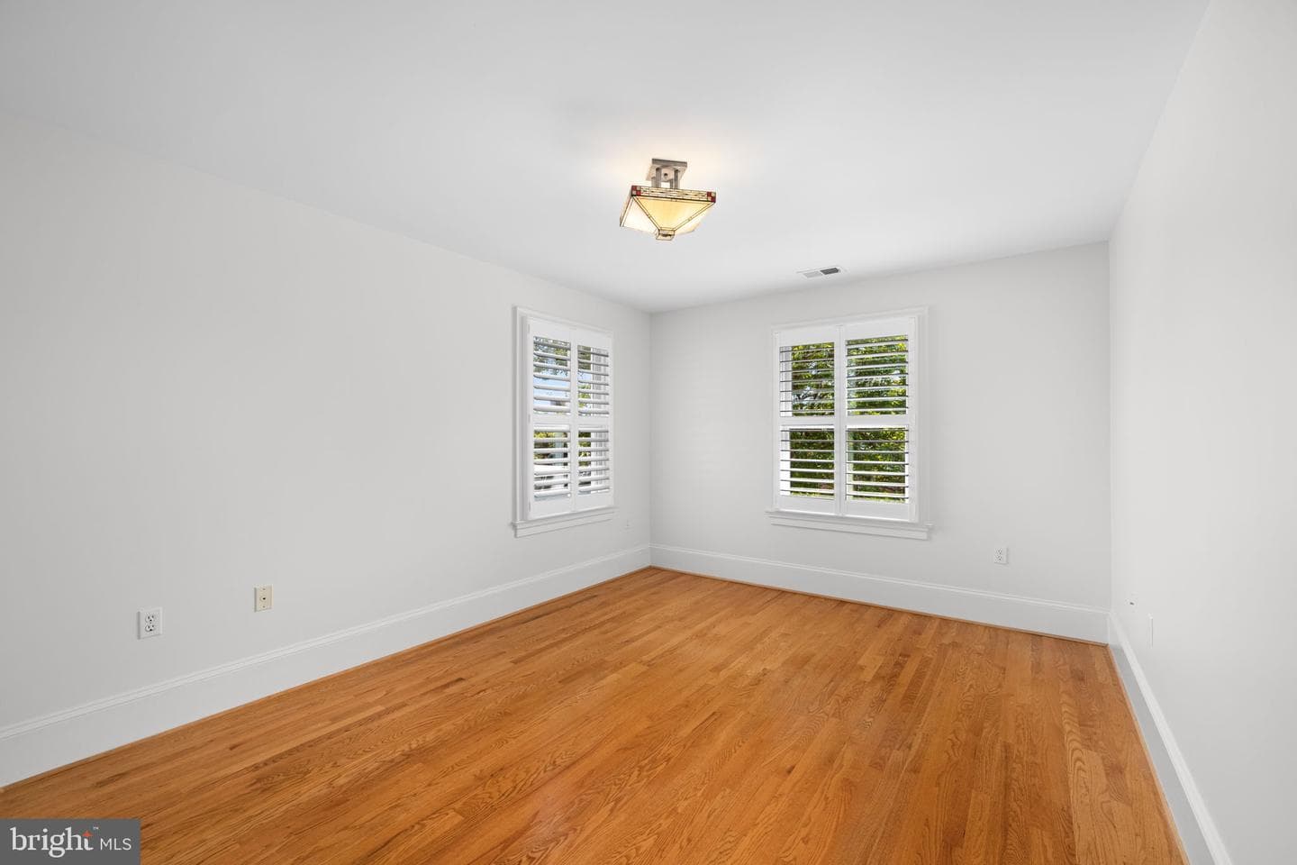 4561 Macarthur Boulevard NW photo 22