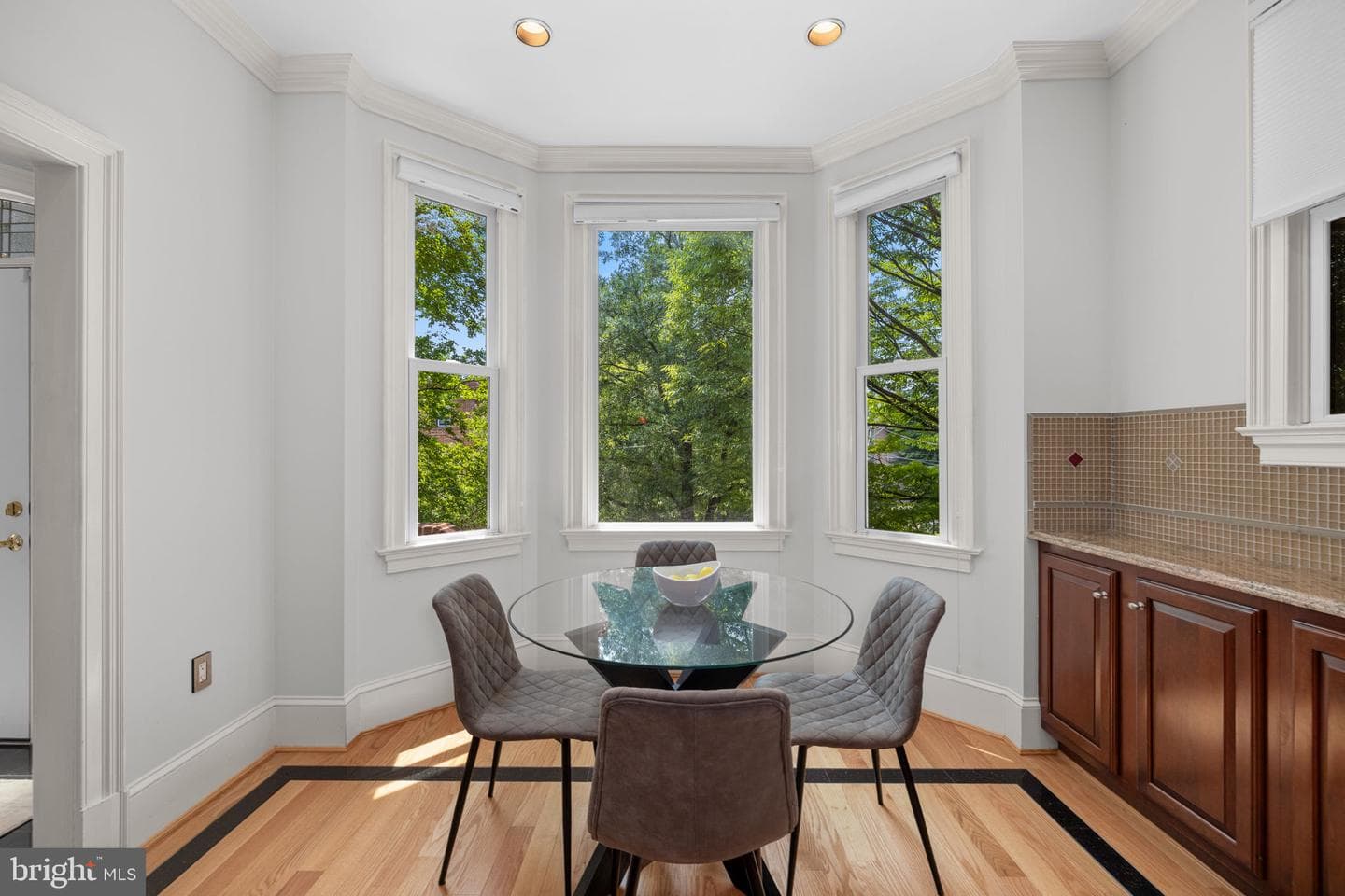 4561 Macarthur Boulevard NW photo 8