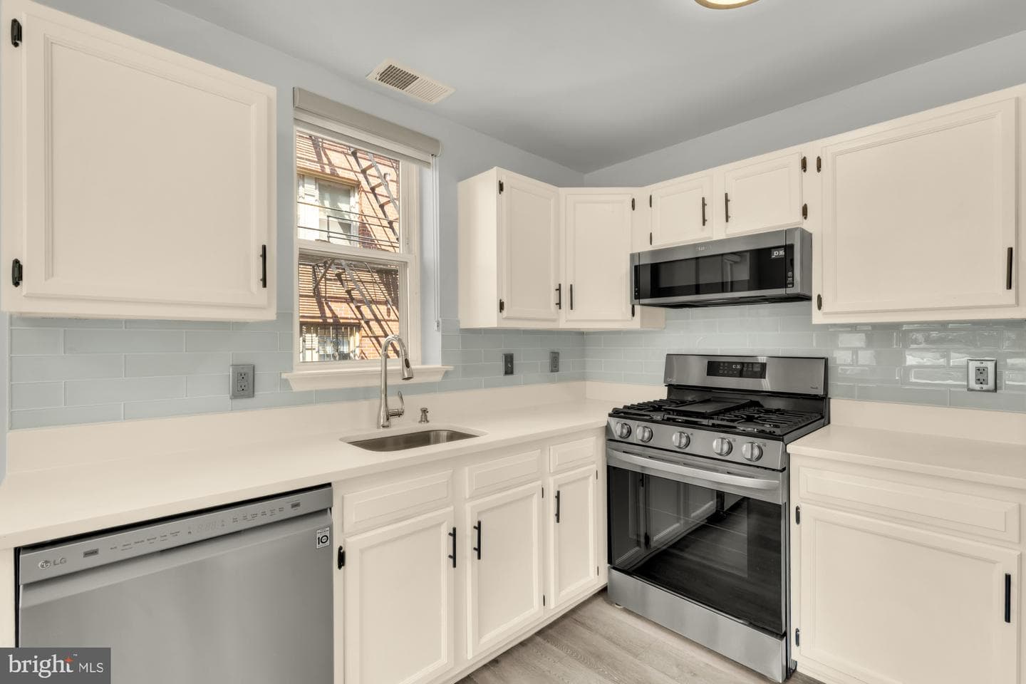 1218 Perry Street NE #101 photo 21