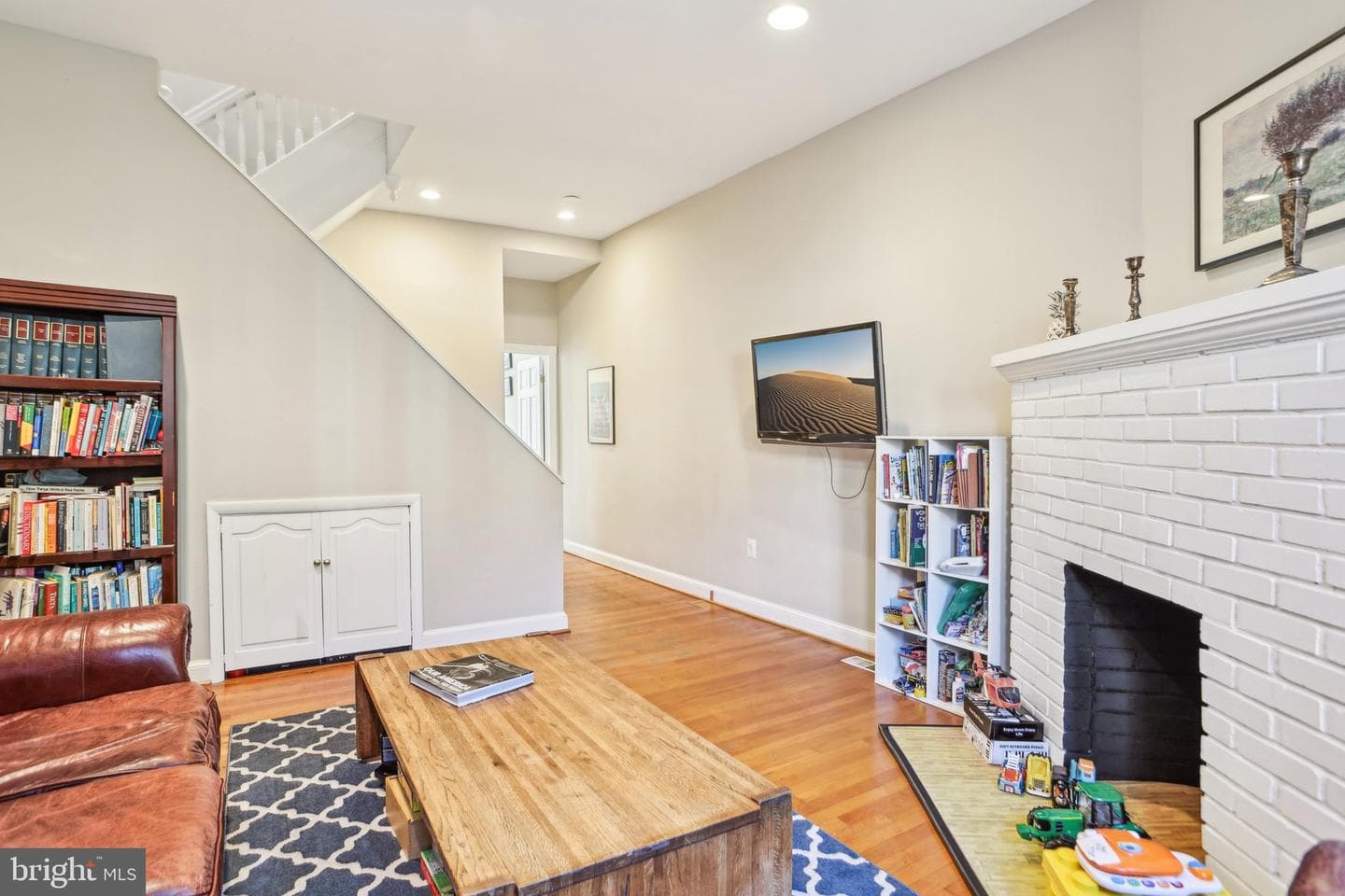 403 E Street NE photo 3