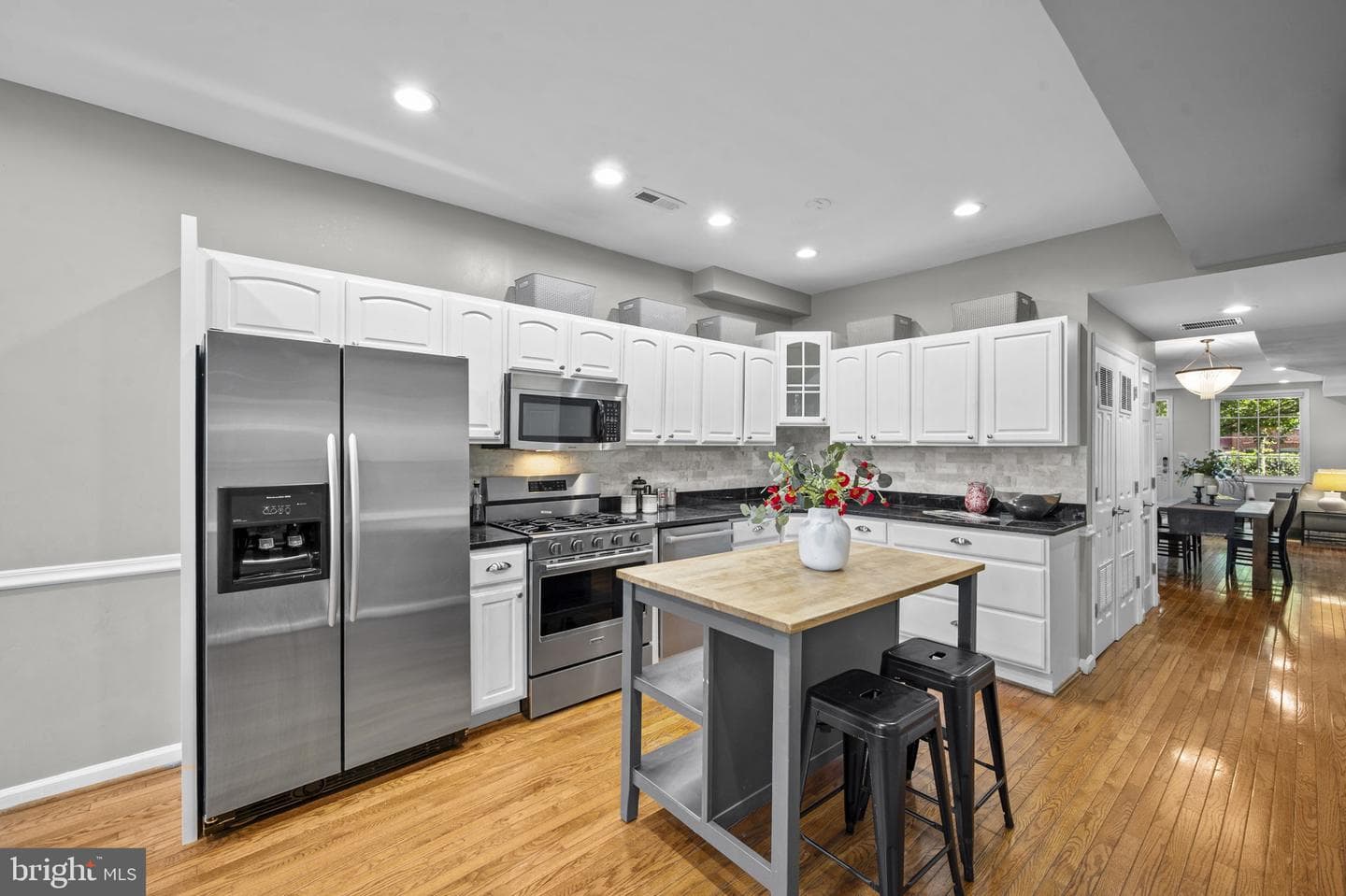 633 Constitution Avenue NE photo 8
