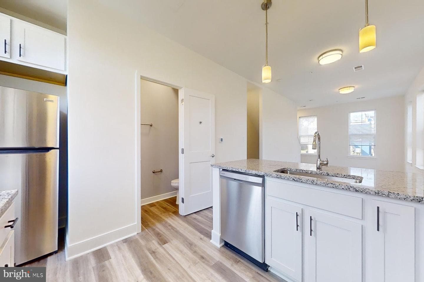 46 47th SE photo 16
